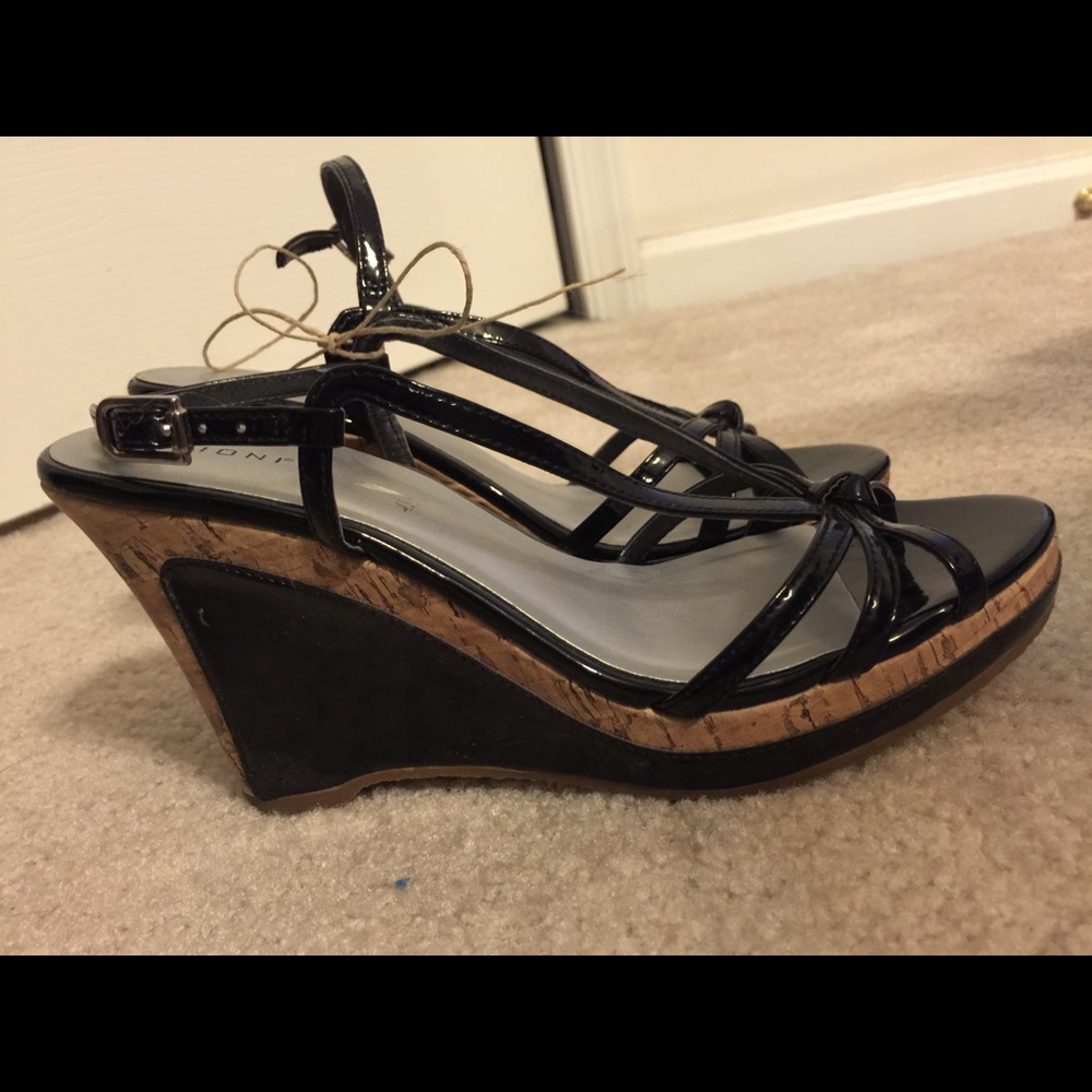 Dress wedges